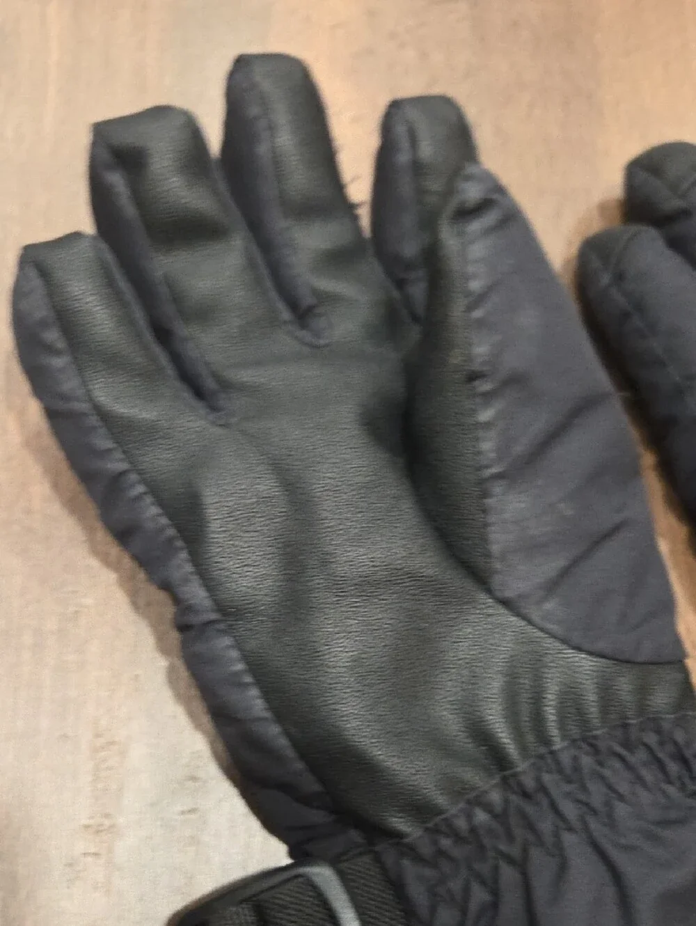 REI Kids Black Insulated Winter Gloves